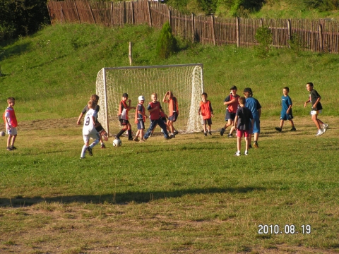 Katrosa fotbal iskola-tbor