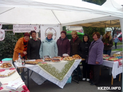 Hagyomnyos termkvsr stemnyekkel - Kzdivsrhelyi Nők Egyeslete - 2012-11-10