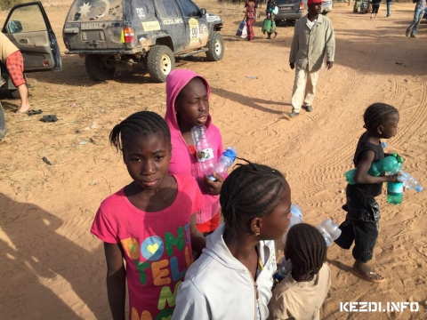 Rallys autk afrikai gyermekekkel