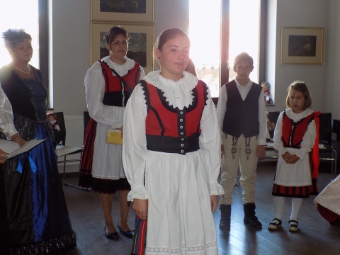 A Kzdivsrhelyi Nők Egyesletnek tdik hagyomnyőrző rendezvnysorozata a sokadalomban