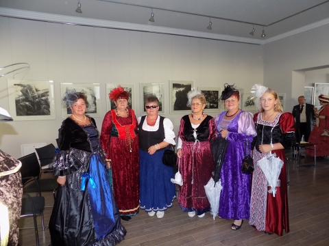 A Kzdivsrhelyi Nők Egyesletnek tdik hagyomnyőrző rendezvnysorozata a sokadalomban