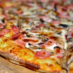 Kzdivsrhelyen szmos pizzz szolgl finomabbnl finomabb pizzkkal az olasz konyhhoz kzel ll telekkel egytt, ahol a helyi zek is megtallhatk a s ...